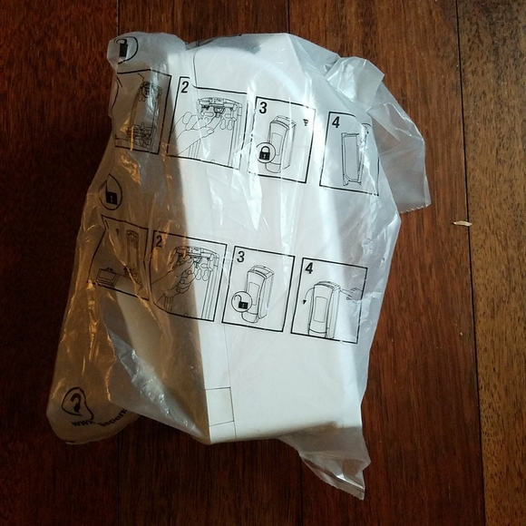 Gojo | Sanitizer Dispenser - Picture 5 of 5